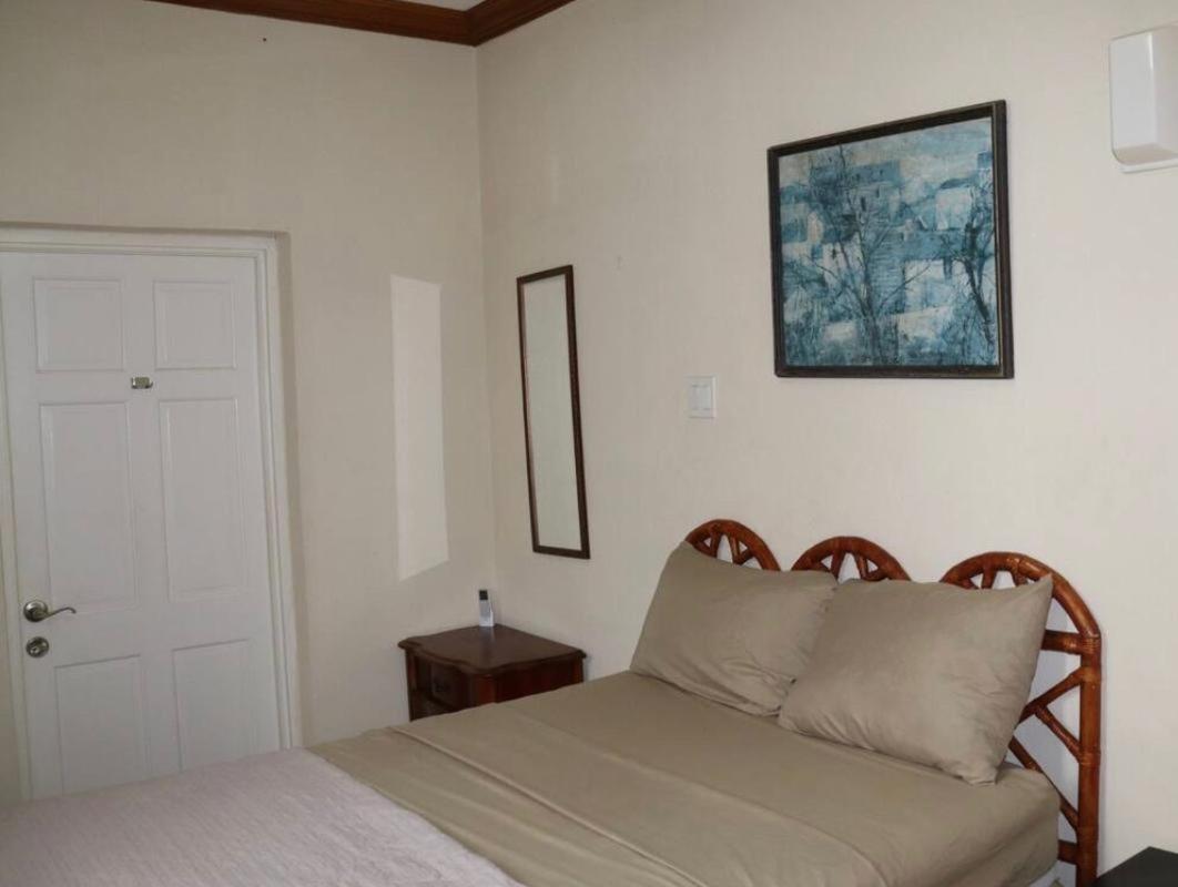 Blr Beach Villa Apartments Christ Church Exterior foto