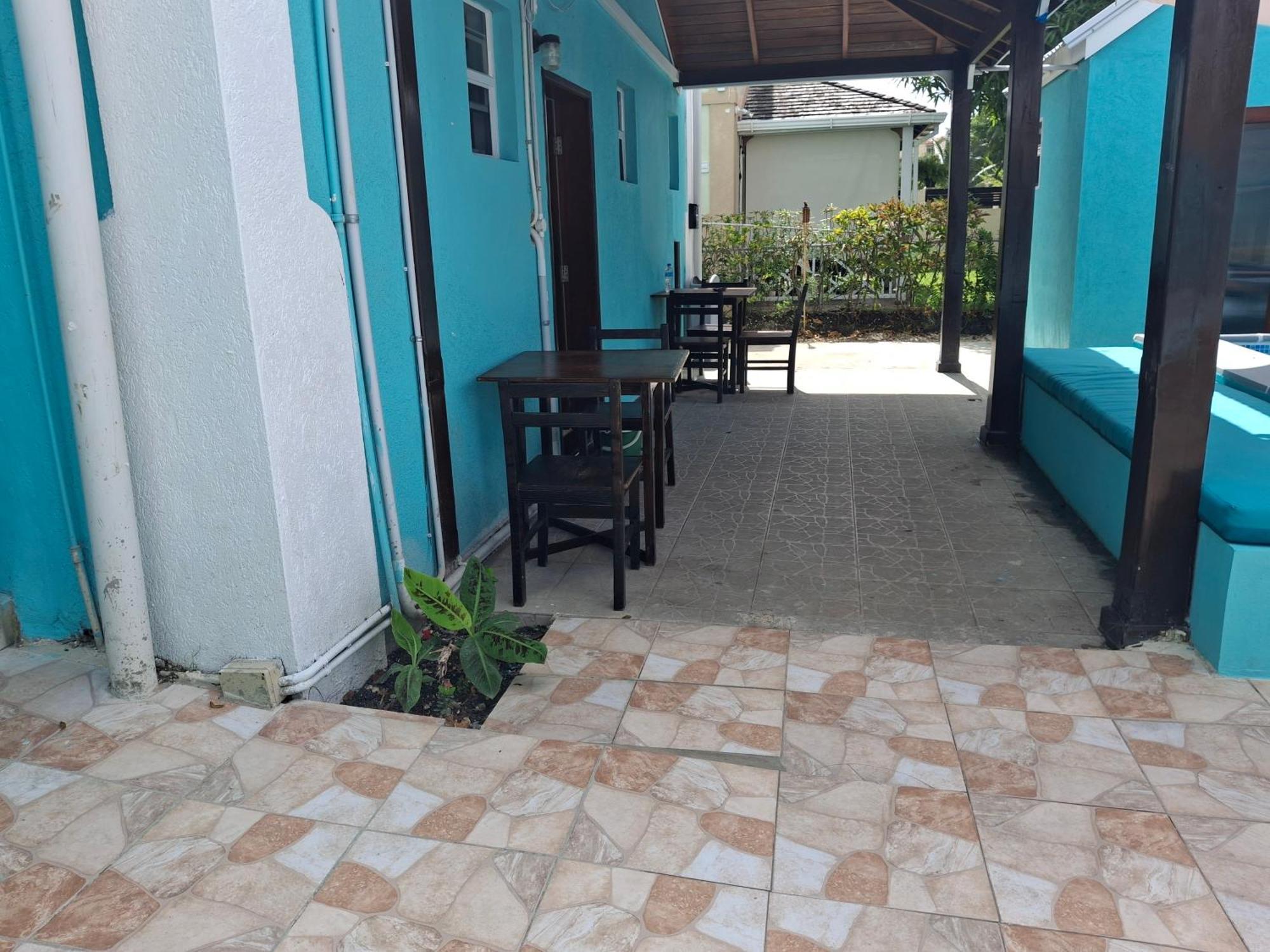 Blr Beach Villa Apartments Christ Church Exterior foto